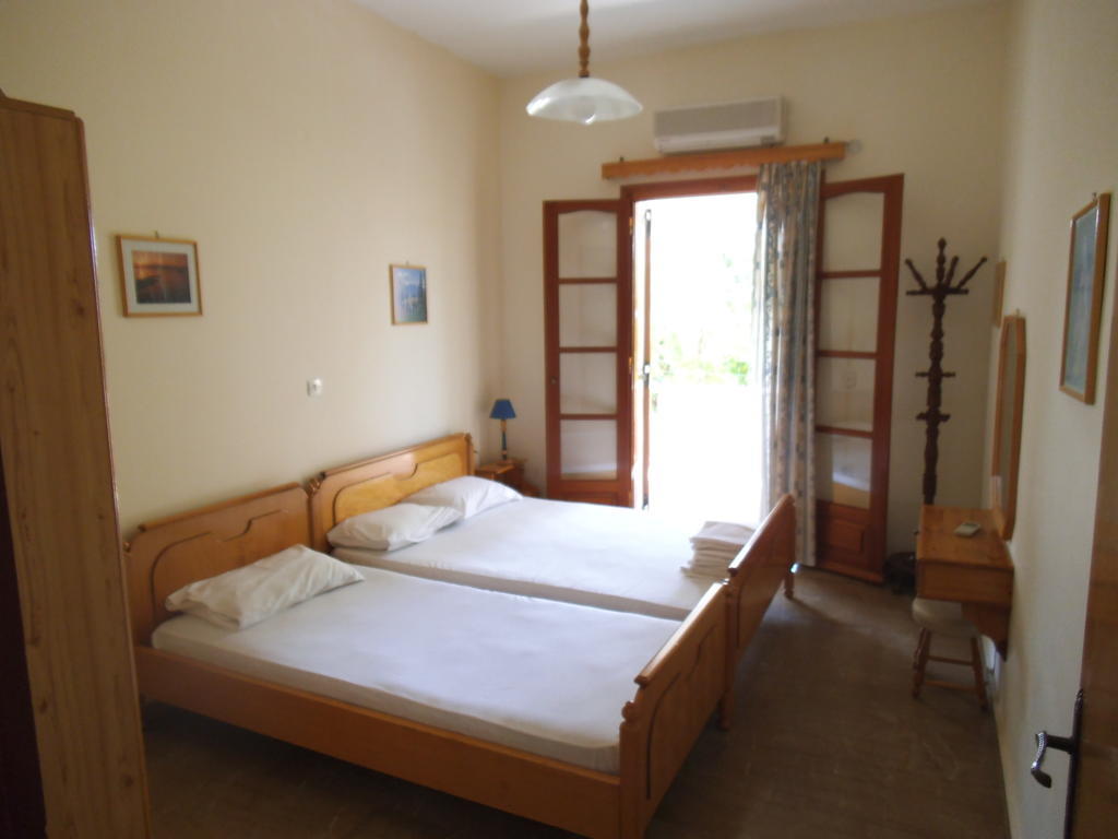 Villa Xenos Kalamákion الغرفة الصورة